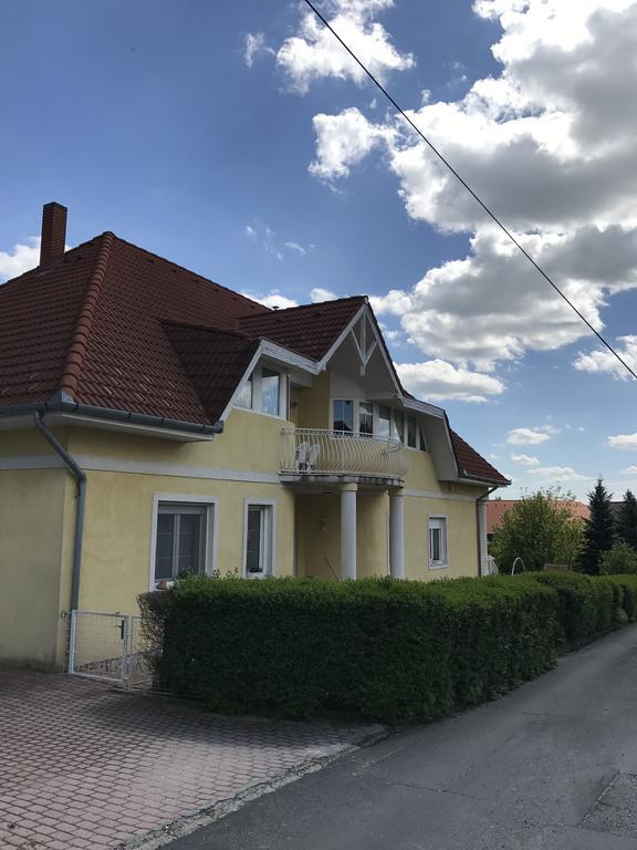 Esther Apartman Дьєнешдіаш Екстер'єр фото